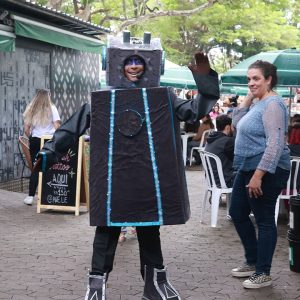 img-cm-teatro-meu-robo-tec-maio-2025-03
